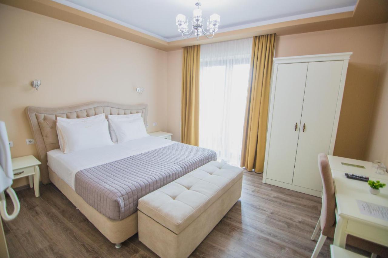 Christi'S Hotel Borova كورتشي المظهر الخارجي الصورة